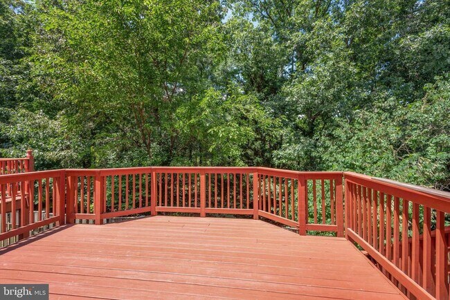 Building Photo - 46613 Silhouette Square