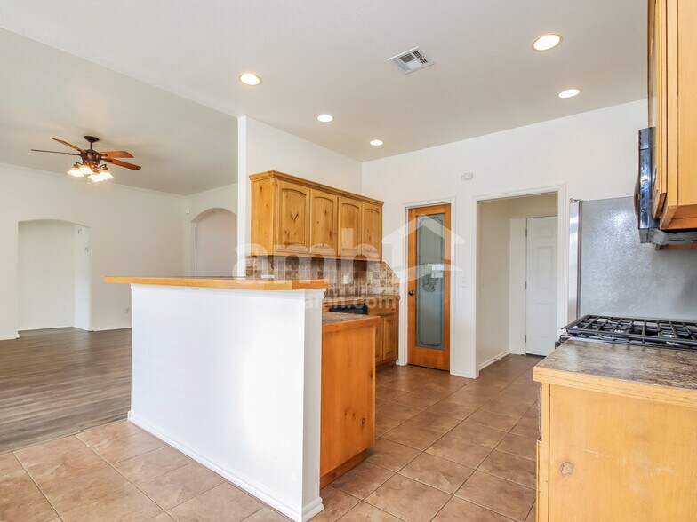 Building Photo - 1706 W 117th St S