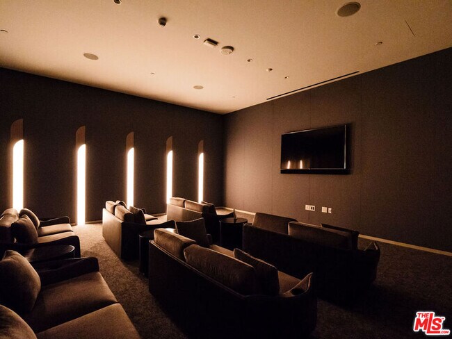 Building Photo - 877 Francisco St