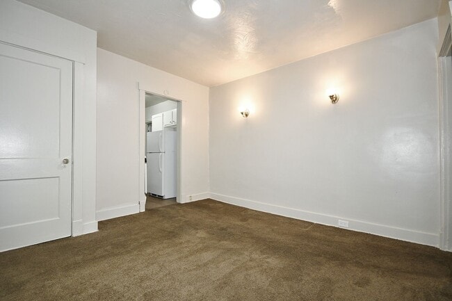 Building Photo - 1721 Montier St