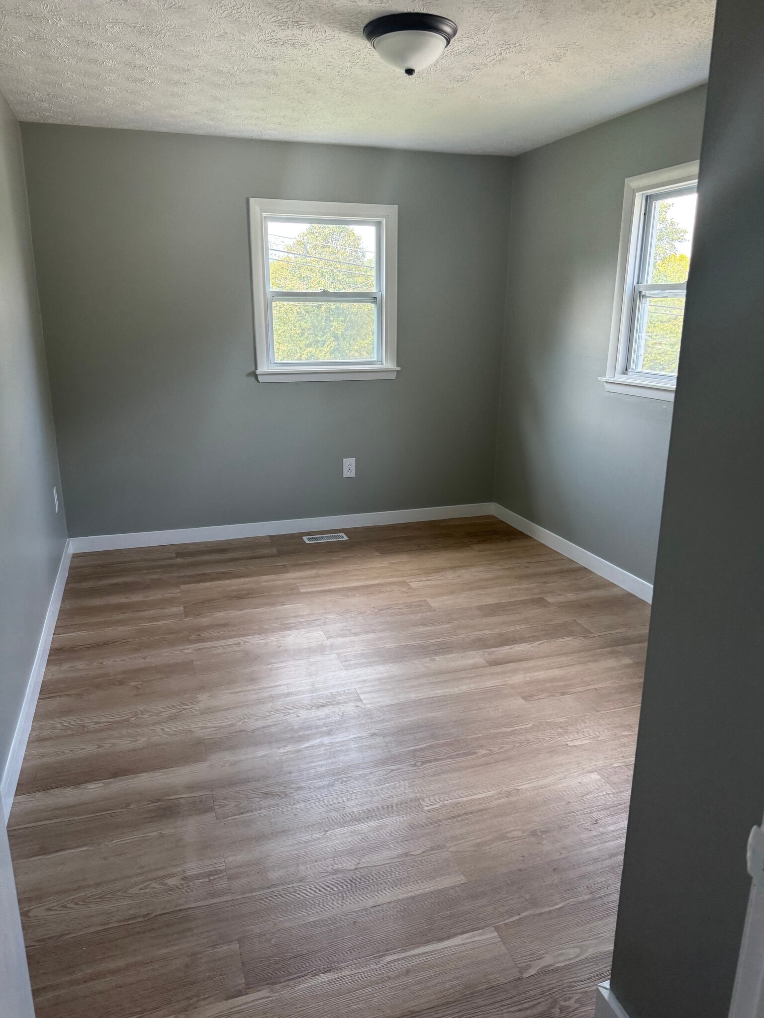 Bedroom 3 - 114 Waveland Ave