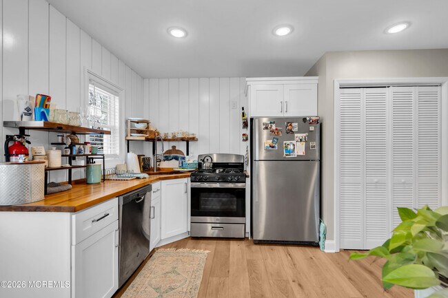 Building Photo - 1215 Lister St