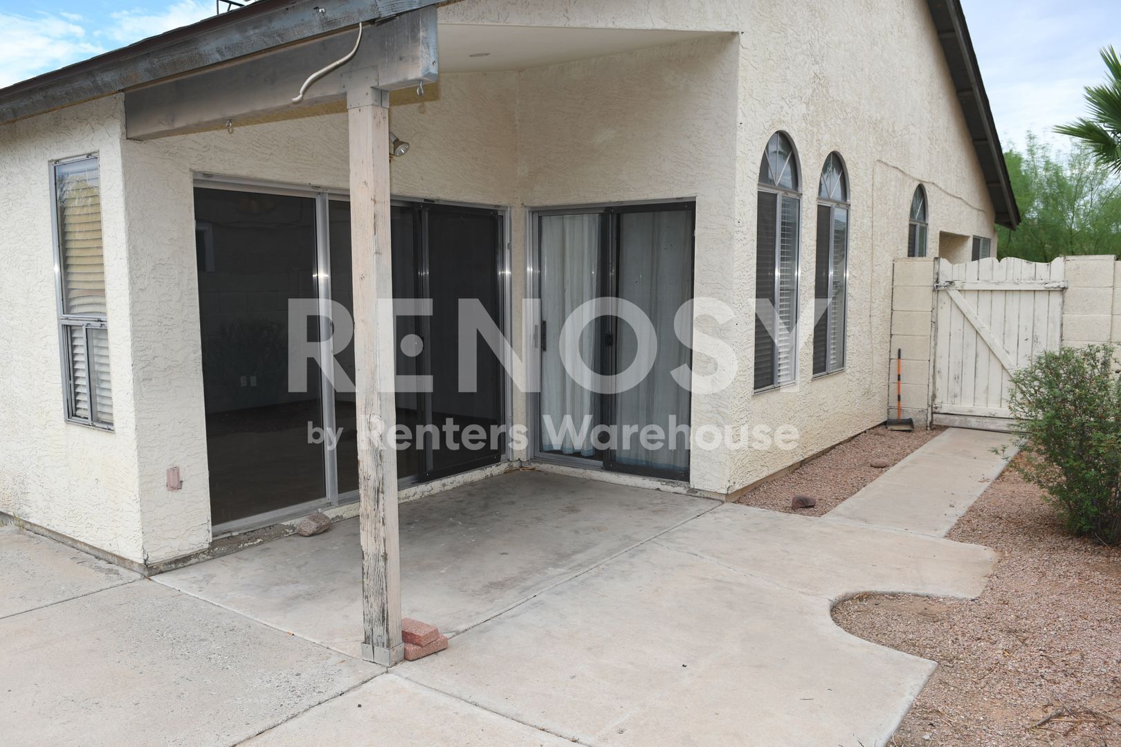 Building Photo - 3049 E Siesta Ln