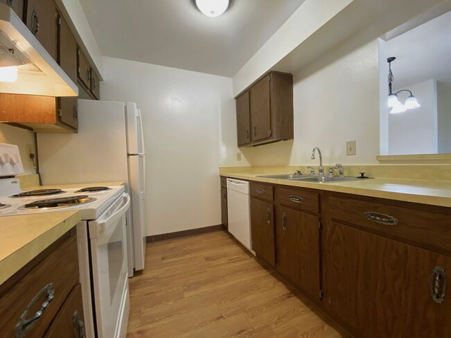 Building Photo - No Deposit $0*** 1 BED, 1 BATH $899/mo+***...