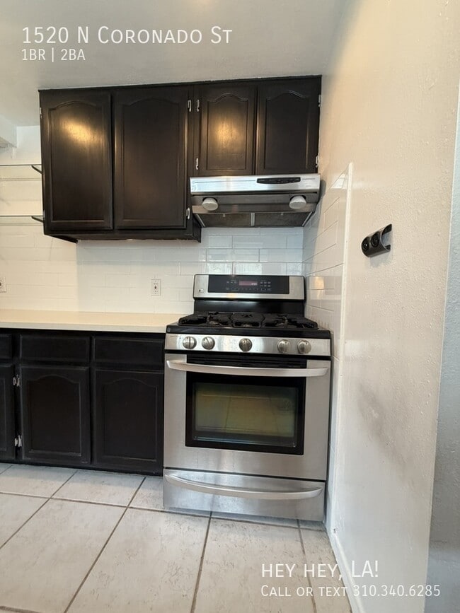 Building Photo - 1520 N Coronado St