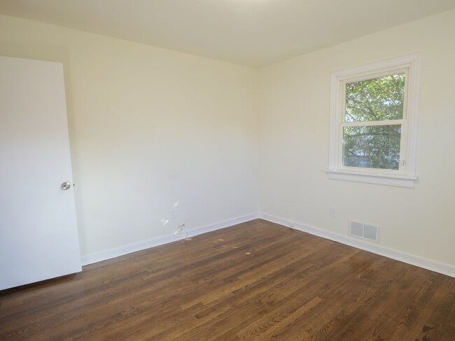 Building Photo - 3 BED 1 BATH RANCH HOME IN MECHANICSVILLE