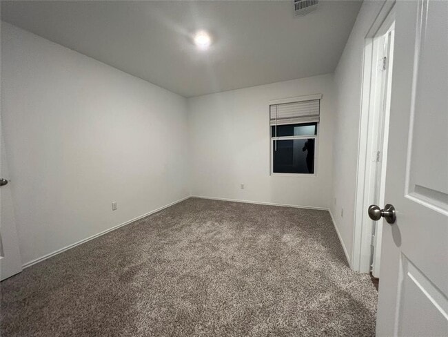 Building Photo - 115 Vintage Dr