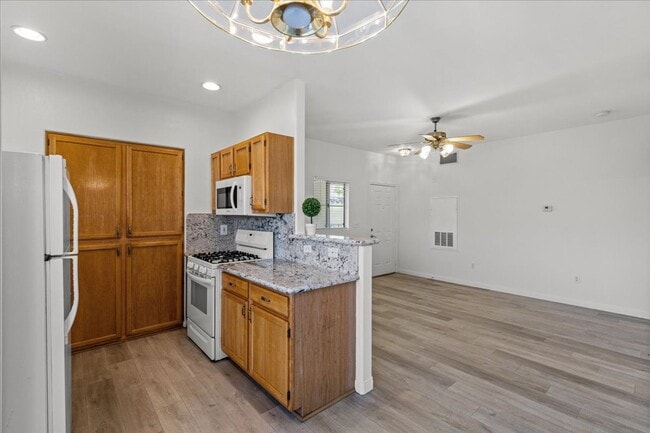 Building Photo - 1521 Ruby Cliffs Ln