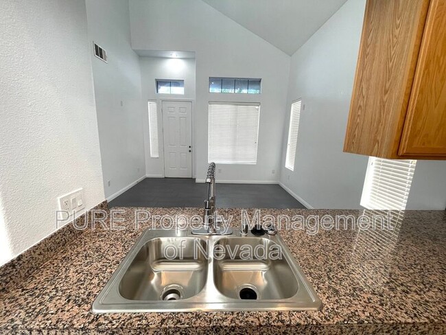 Building Photo - 7556 Alexander Hill St