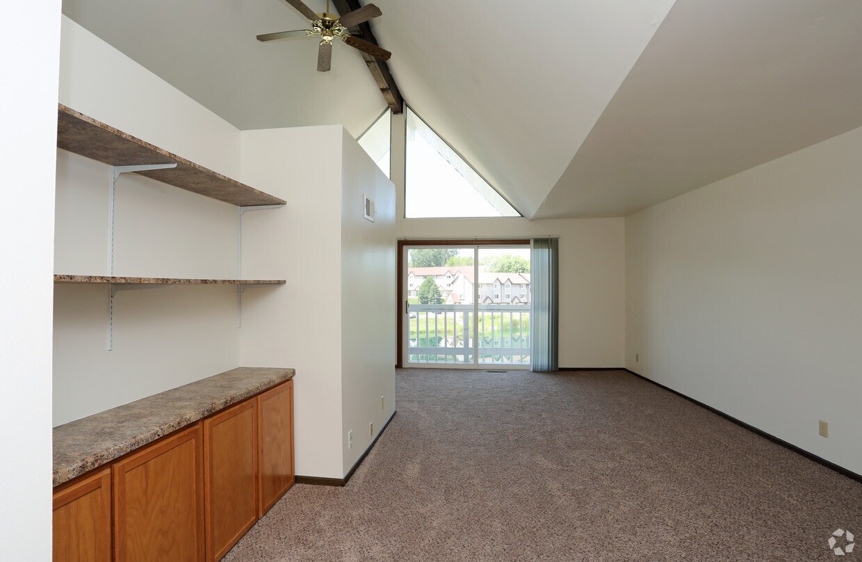 Summit Lake Apartments Townhomes Hartland