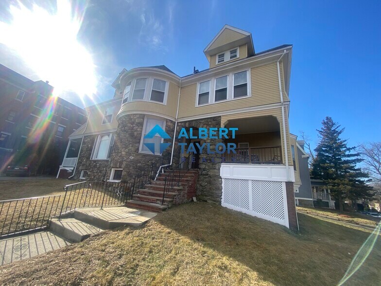 Building Photo - 15 Chiswick Ter