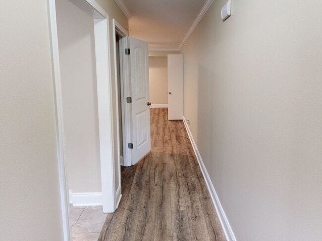 Building Photo - Move-in Ready Townhome in Desirable Sango ...