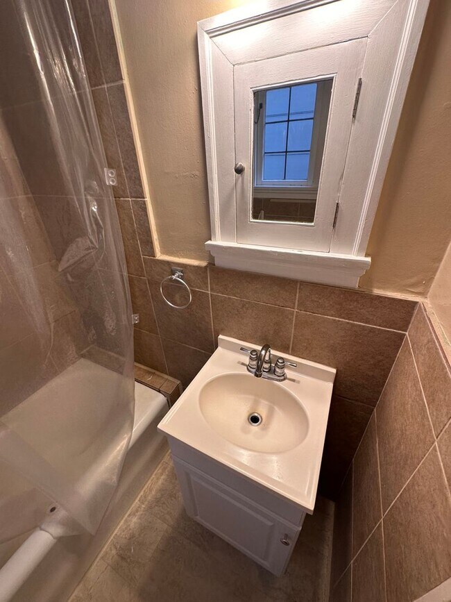 Building Photo - Bungay 22nd Ave Apartments - UW