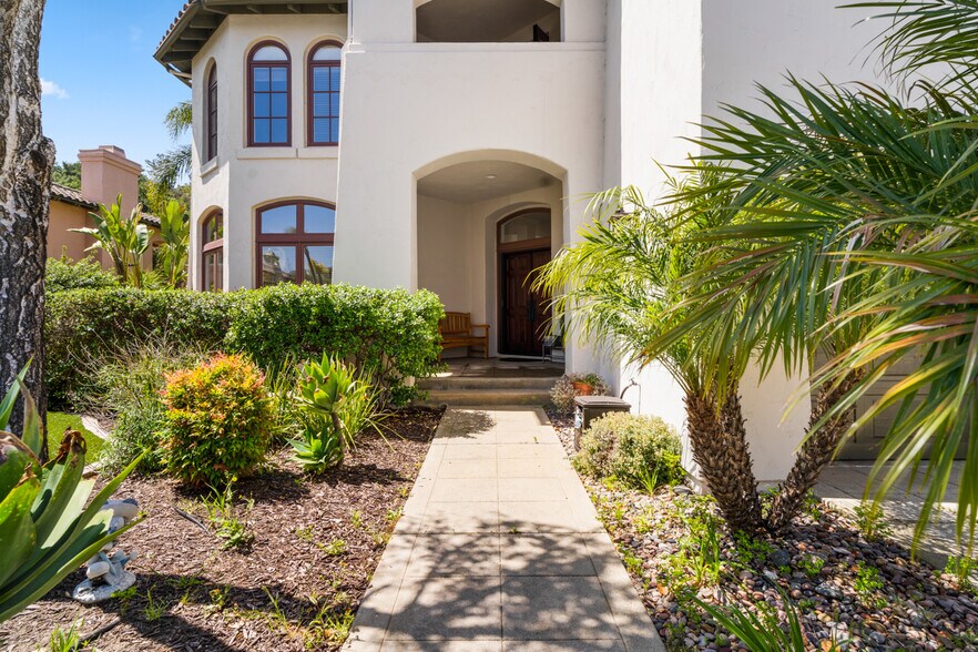 Building Photo - 15983 S Woodson Dr