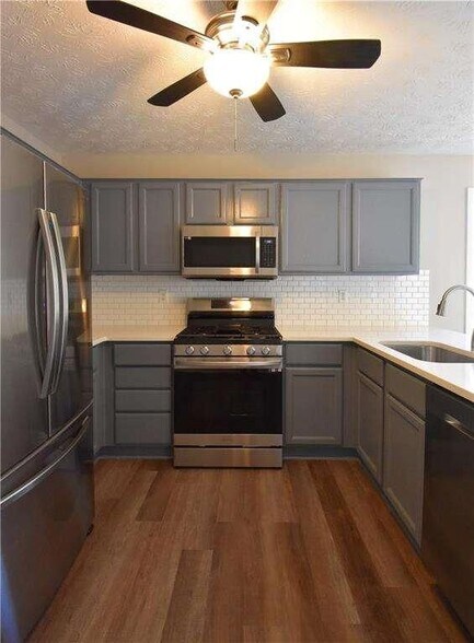 Building Photo - 6105 Back Bay Cir