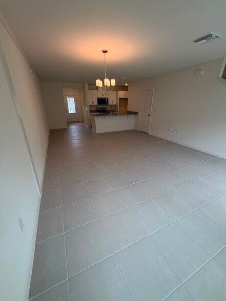 Building Photo - 16631 Luminary Lp
