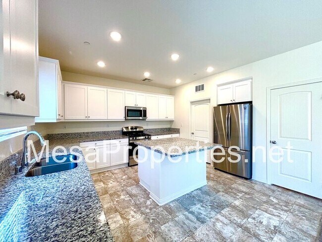 Building Photo - 13422 Menchaca Ct