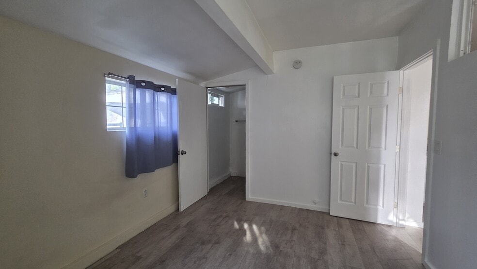 Building Photo - 6251 Canby Ave