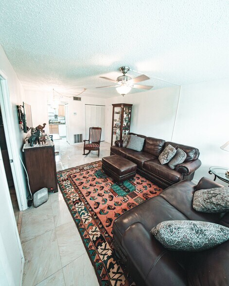 Building Photo - 204 Lake Frances Dr
