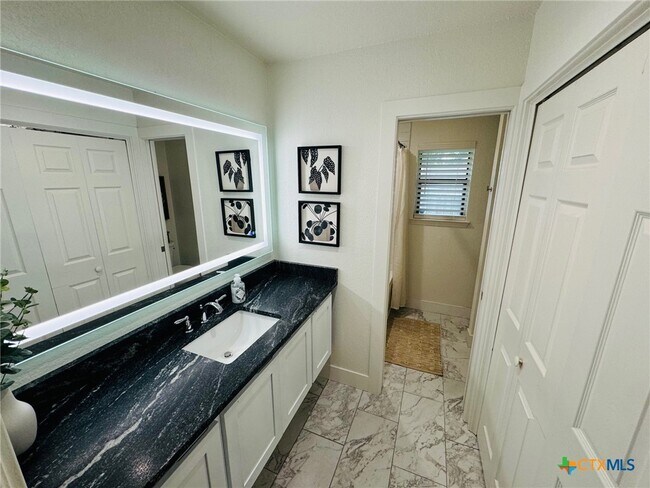 Building Photo - 1234 Bluff Creek Cir