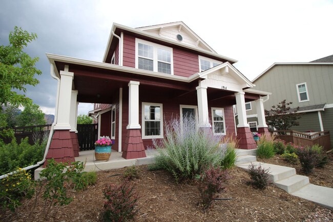 Building Photo - Beautiful 3bdrm 3bath home in Gold Hill Mesa