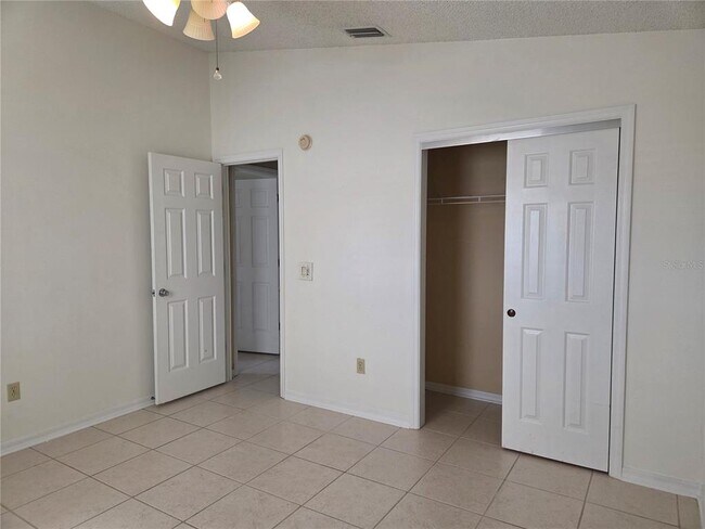 Building Photo - 739 Heathrow Ave