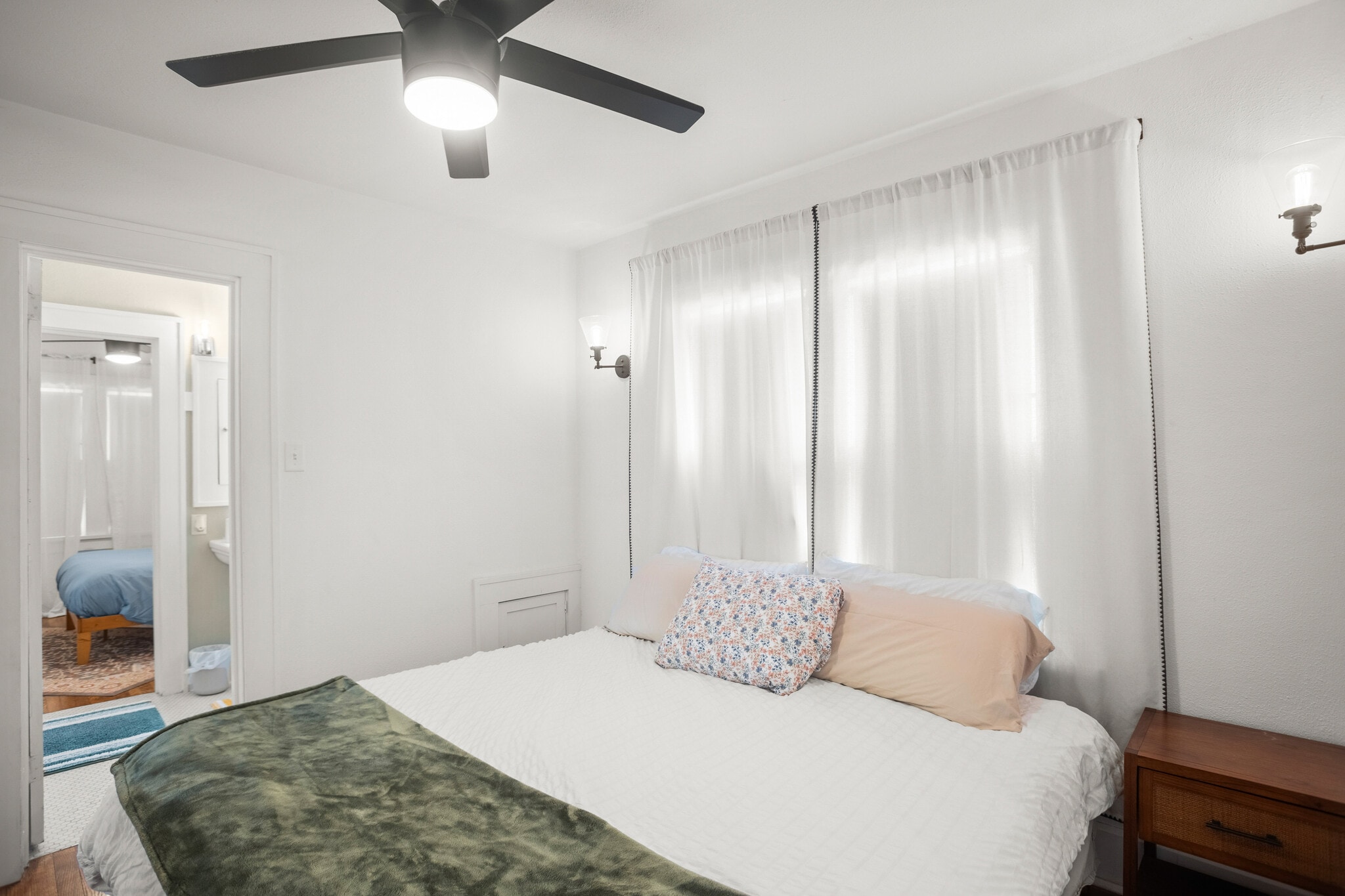 Building Photo - 640 48th St