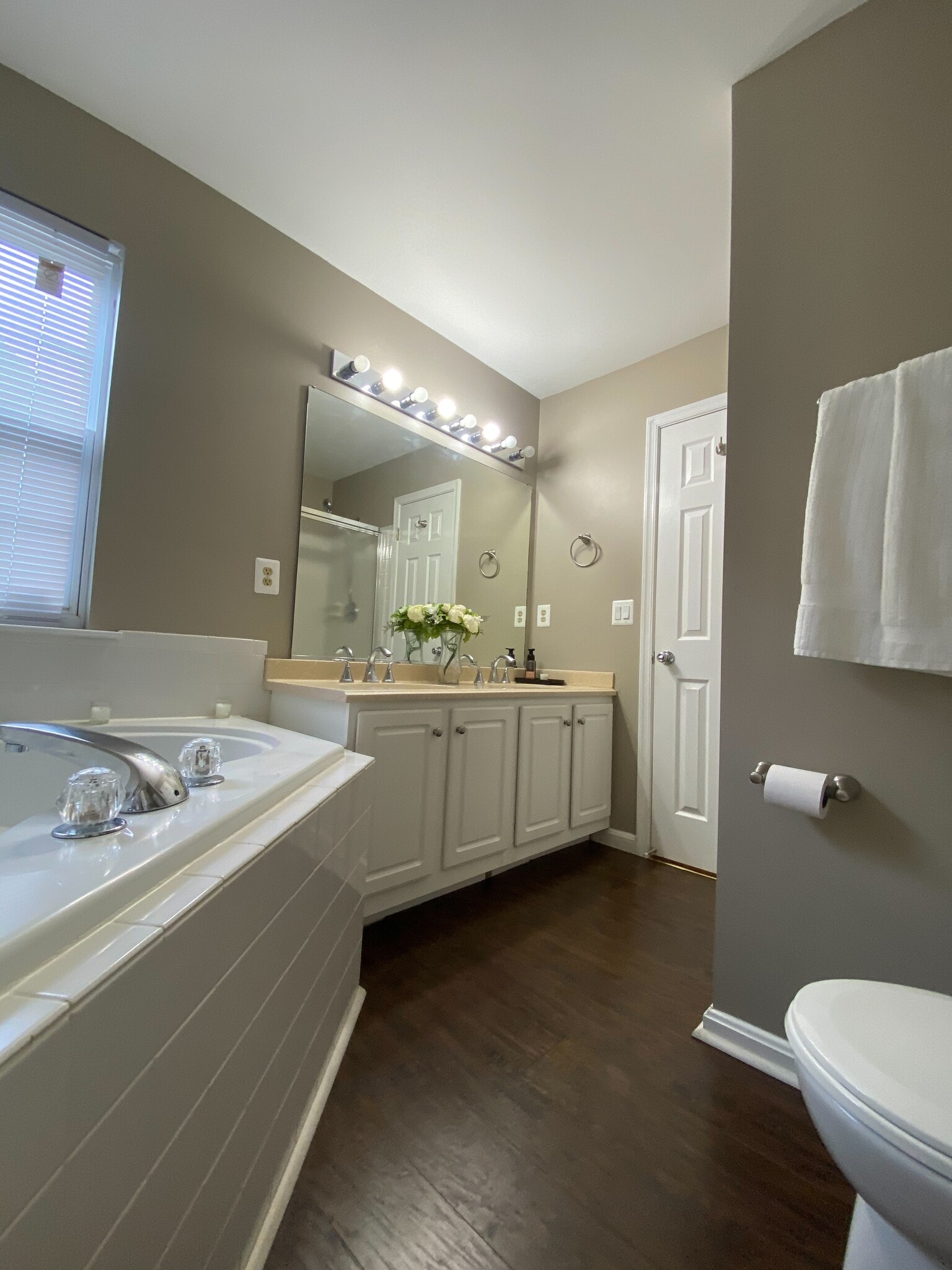 Building Photo - 3861 Shiner Ct