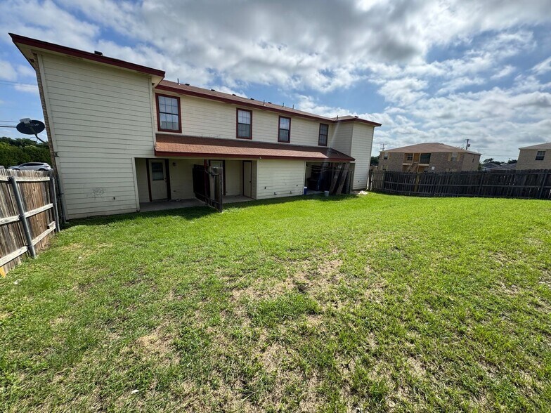 Building Photo - 3408 Zephyr Rd