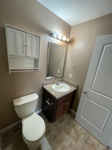 Building Photo - 2727 Stonecrop Road