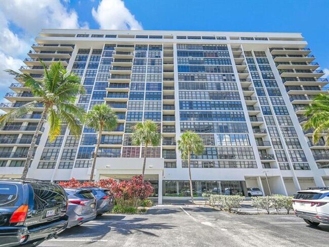 Building Photo - 2049 S Ocean Dr