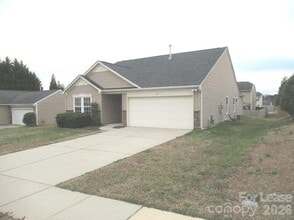 Building Photo - 122 Anastasia Ln