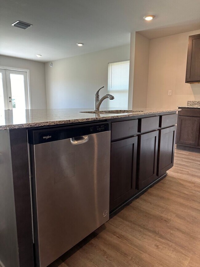 Building Photo - Rivers Landing Subdivision 3 bedroom 2 Bat...