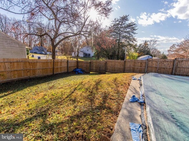 Building Photo - 15901 Perkins Ln