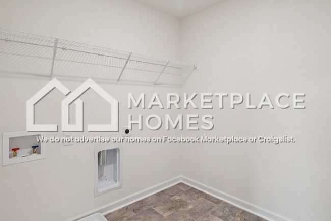 Building Photo - 2069 Southwood Cir