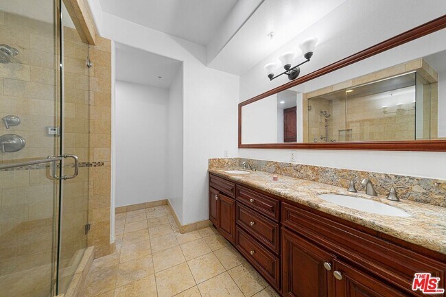 Building Photo - 235 S Gale Dr