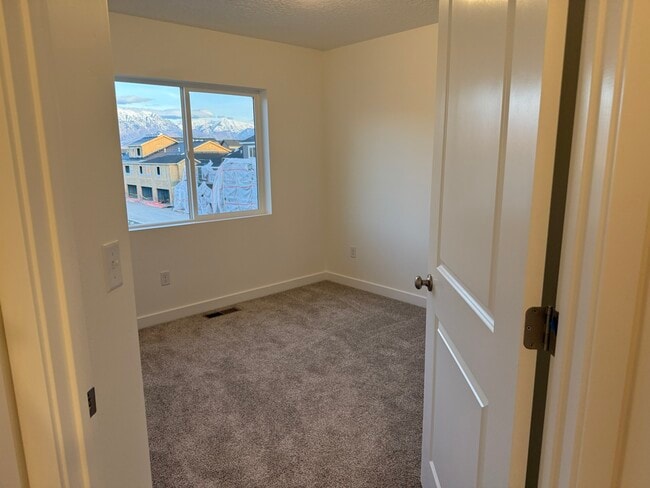 Building Photo - 515 S 800 W