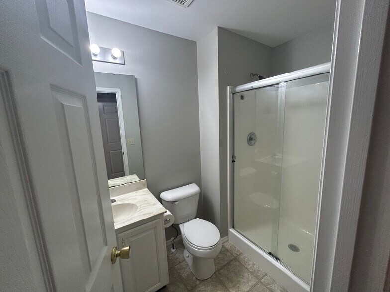 Building Photo - 331 Almond Tree Ct