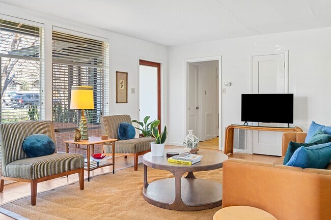 Building Photo - Centrally Located - Minutes from Dell Children's Hospital
