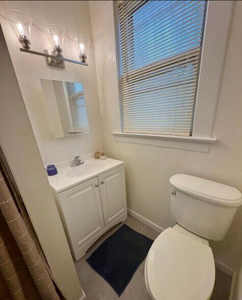 Building Photo - 1 Magnolia Ter