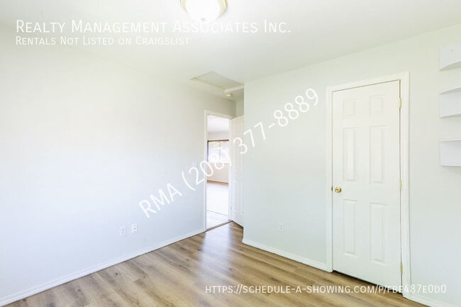 Building Photo - 4118 W Glenn St