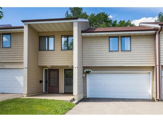 Primary Photo - 334 W 5th St