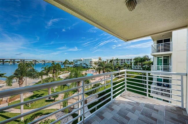 Building Photo - 6081 Bahia Del Mar Cir