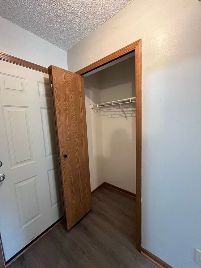 Building Photo - Charming 3-Bedroom Ranch Home with Fenced ...