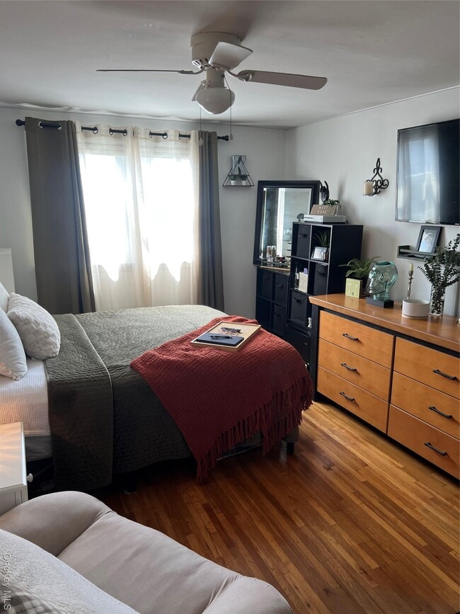 Building Photo - 644 E Olive St