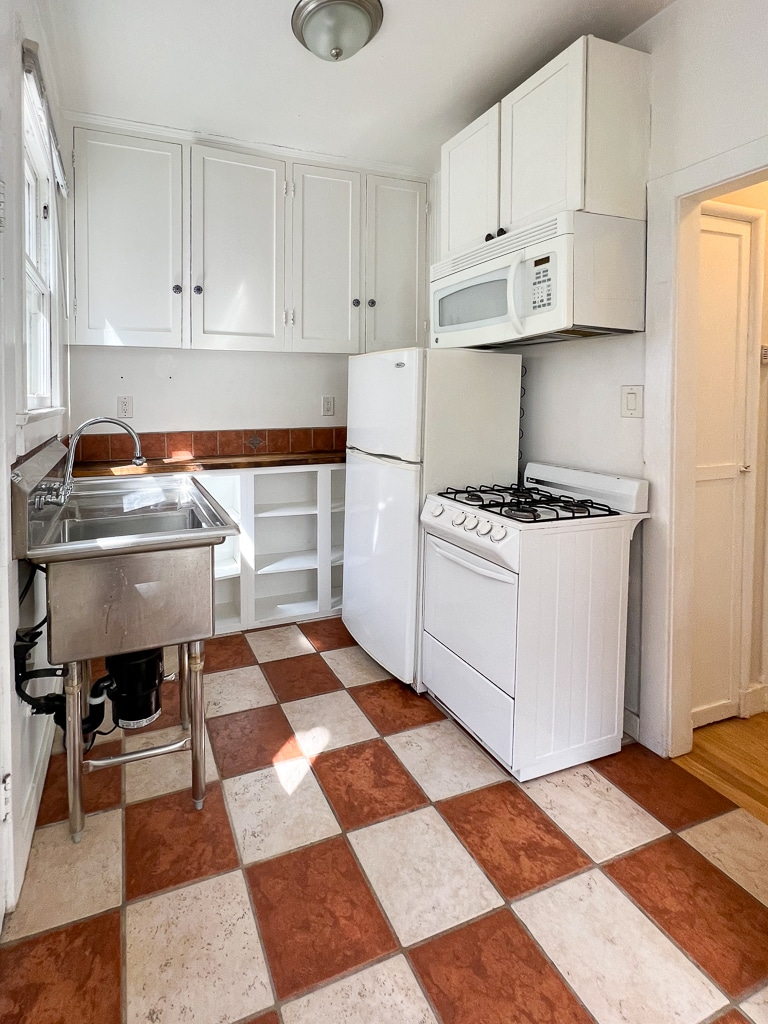 Building Photo - 10865 Fruitland Dr