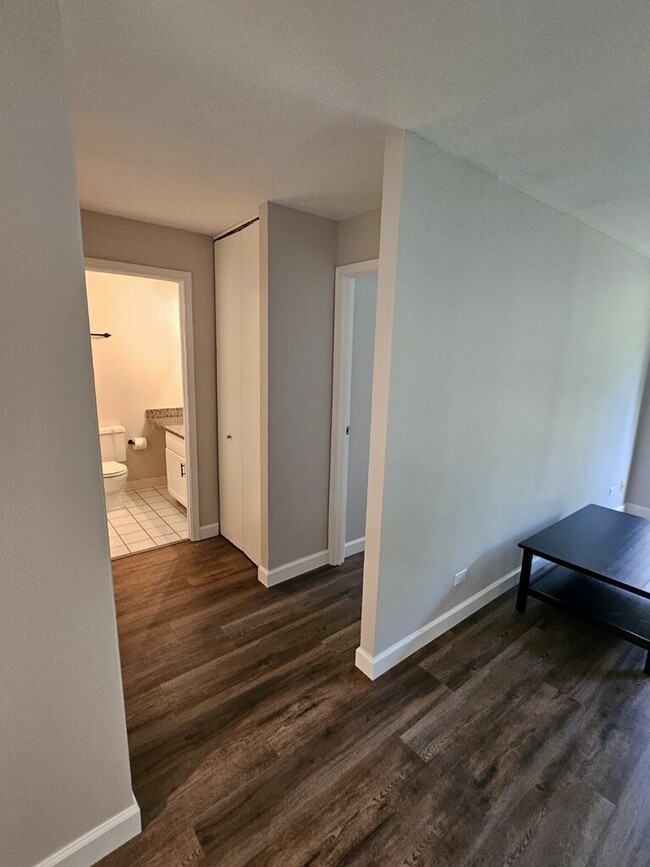 Building Photo - 5810 Oakwood Dr