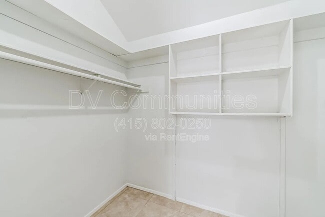 Building Photo - 4702 N Cashel Cir