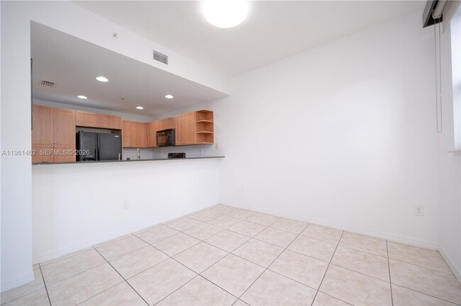 Building Photo - 10885 NW 89th Terrace