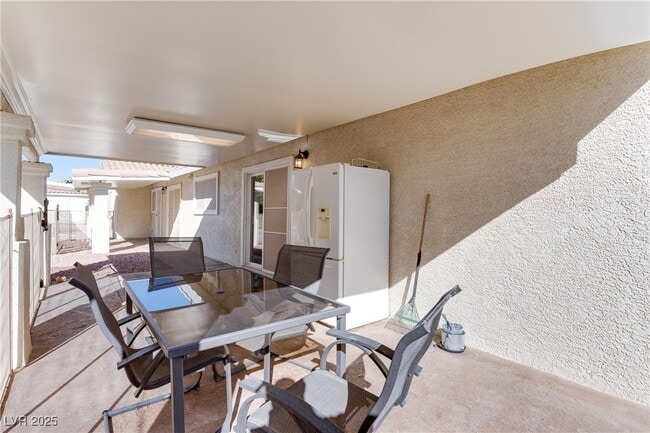 Building Photo - 2121 Rosanna St